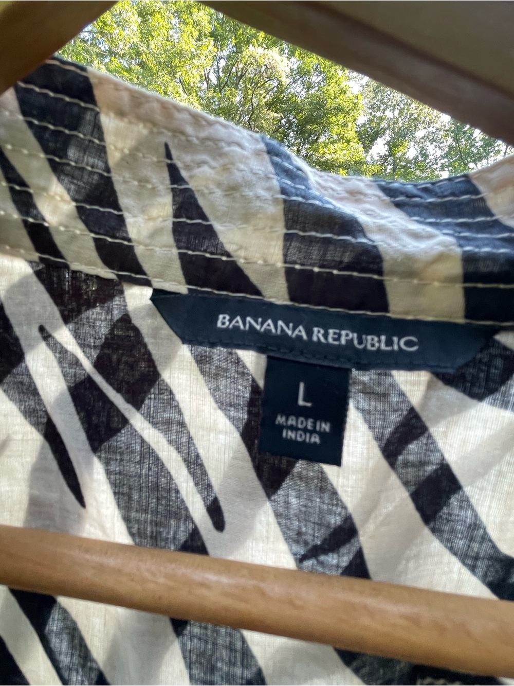 Banana Republic Ramie Popover Shirt Lg Blk Beige Zebra Print - Picture 2 of 7